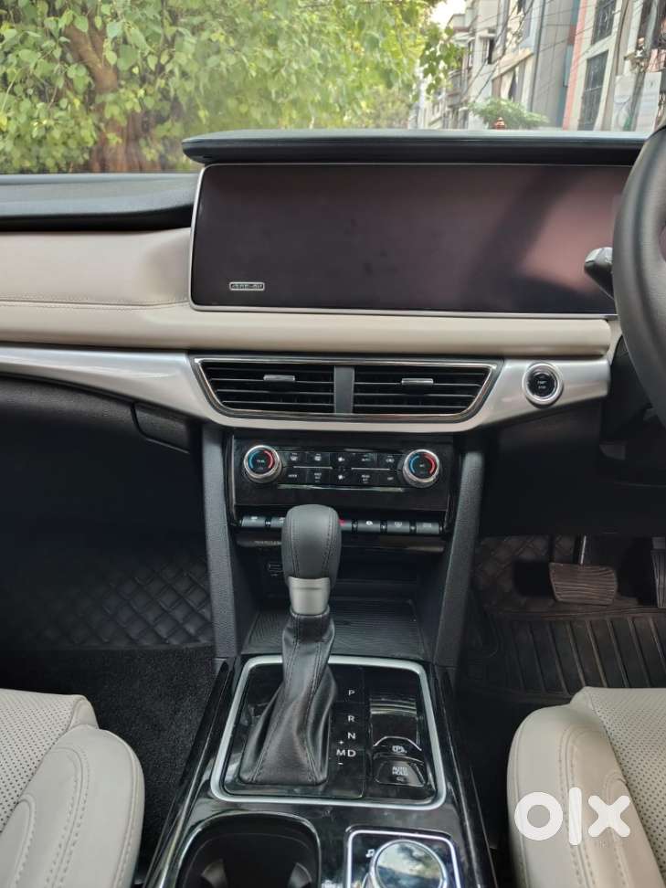 Mahindra Xuv700 Ax7l 6 Str At, 2025, Diesel