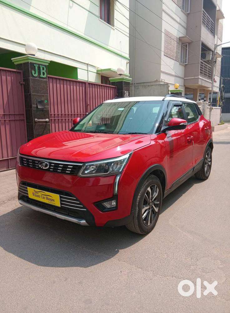 Mahindra Xuv300 W8 (o) 1.5 Diesel Amt Dual Tone, 2020, Diesel