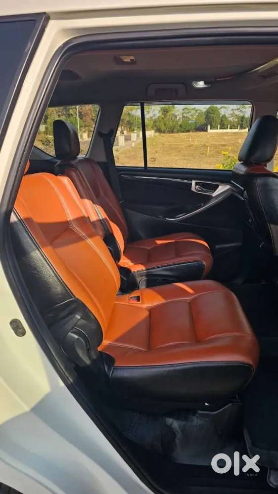 Innova Crysta 2.4 V Mt 7 Str 2020