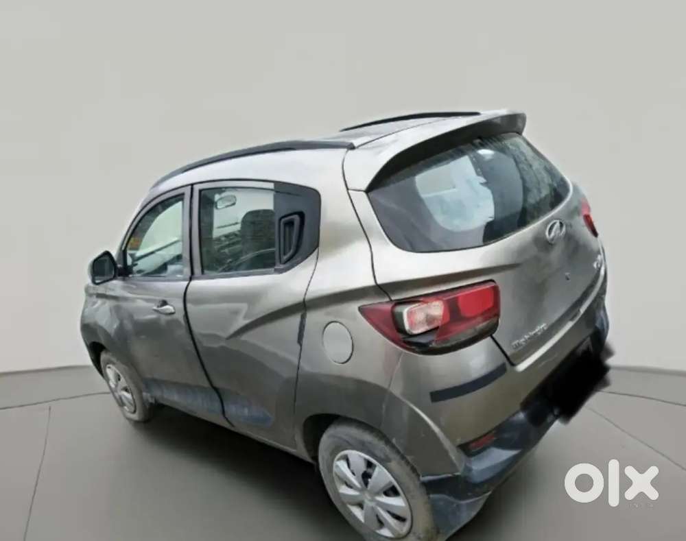Mahindra Kuv 100 2017