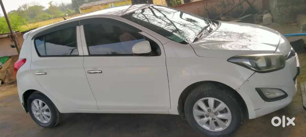 Very Good Vehicle With Lining Work And Sound System