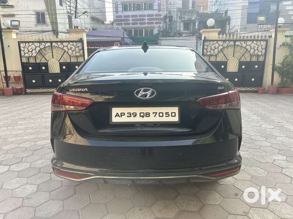 Hyundai Verna 1.5 Sx Petrol Mt, 2022, Petrol