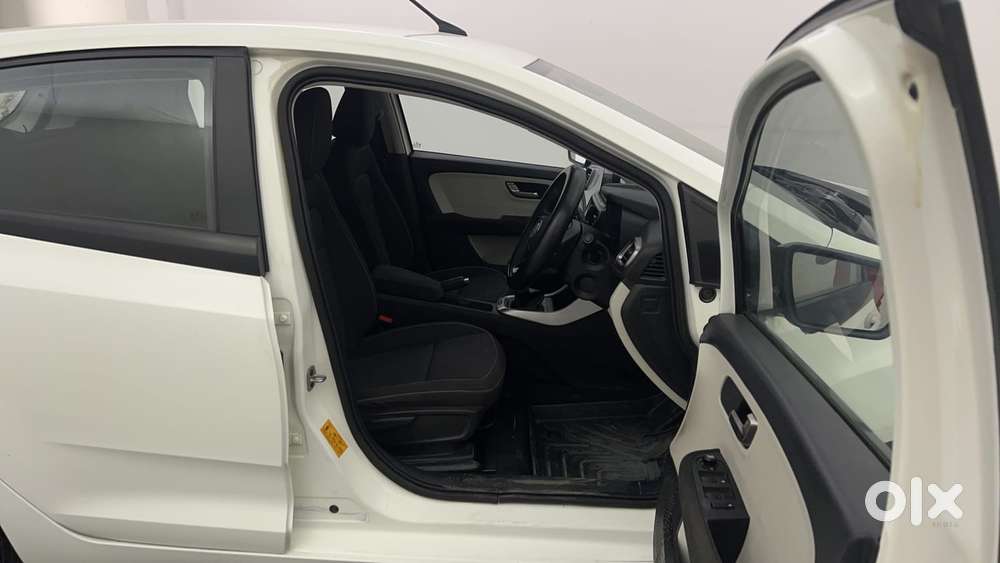 Tata Altroz Xz, 2023, Cng & Hybrids