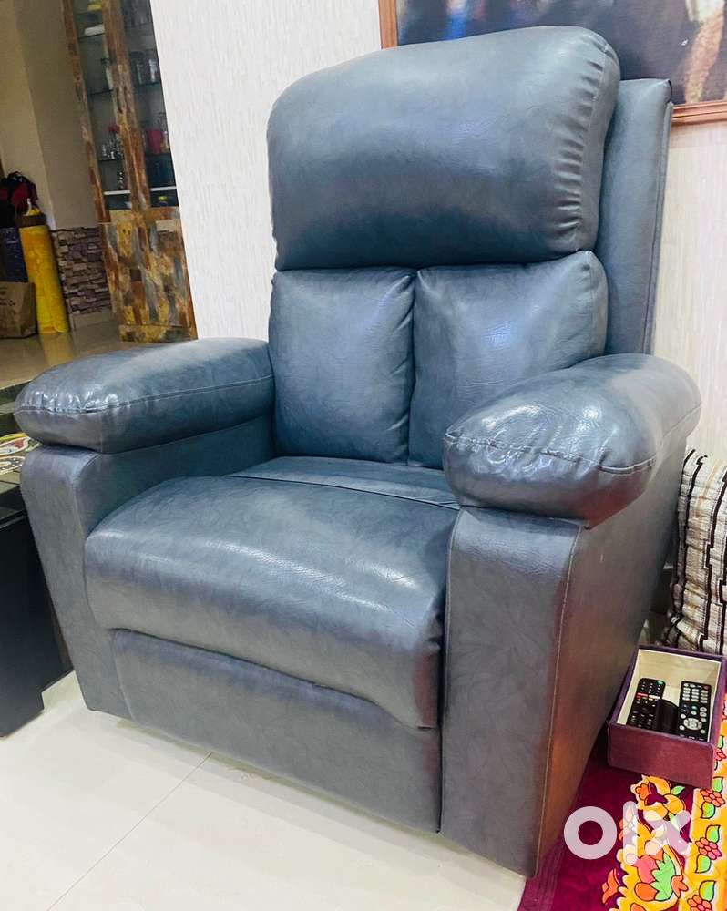 electric recliner wakefit recliner sofa