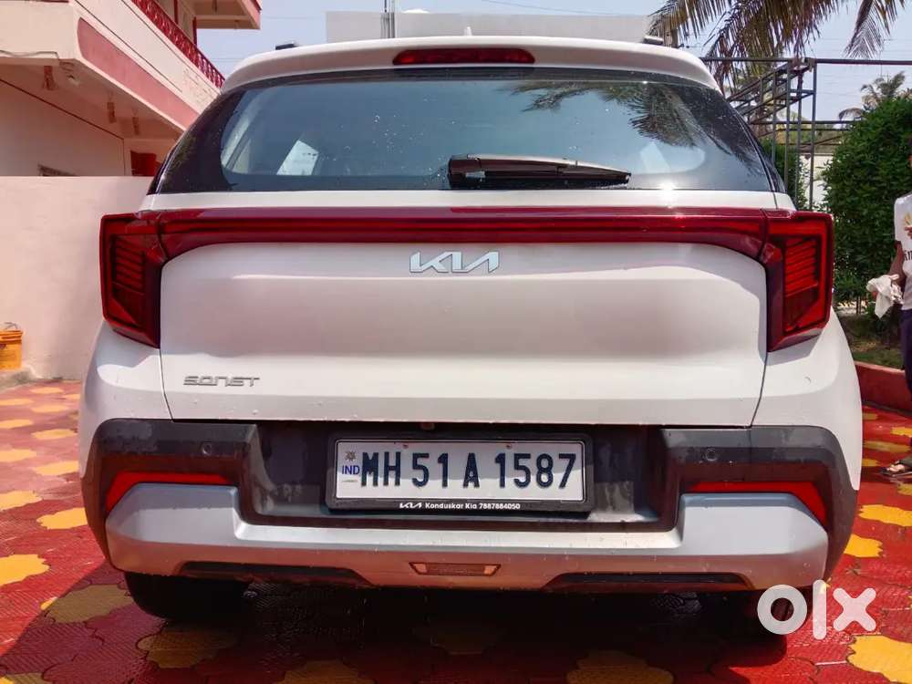 Kia Sonet 2024 October Petrol 10000 Km Driven