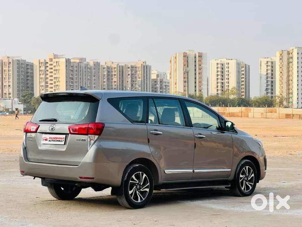 Toyota Innova Crysta [2020-ongoing] 2.4 Vx 8 Str, 2022, Diesel