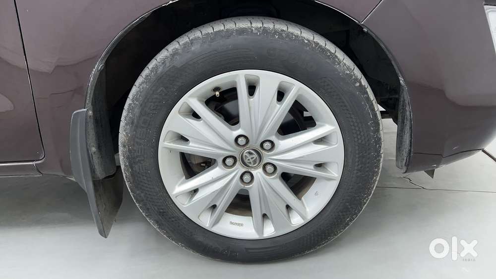 Toyota Innova Crysta 2.8 Zx At 7 Seater, 2016, Diesel