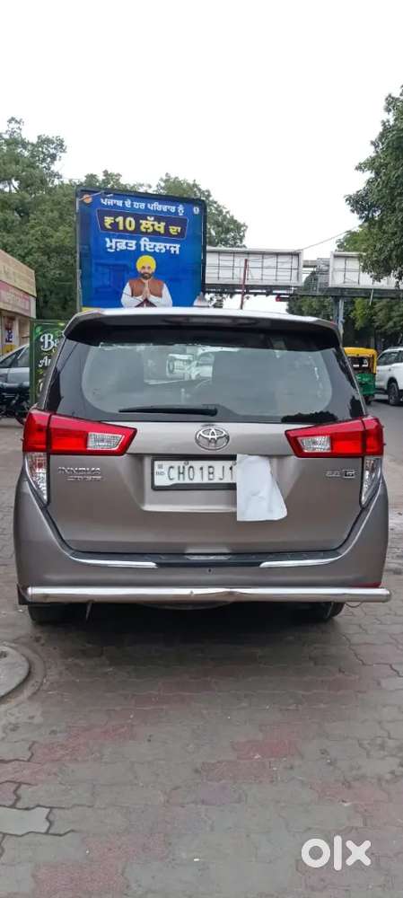 Toyota Innova Crysta 2016 Diesel 180 Km Driven