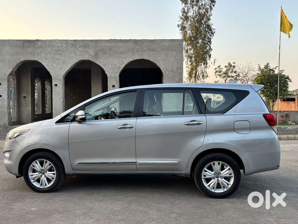 Toyota Innova Crysta 2.8z Automatic, 2016, Diesel