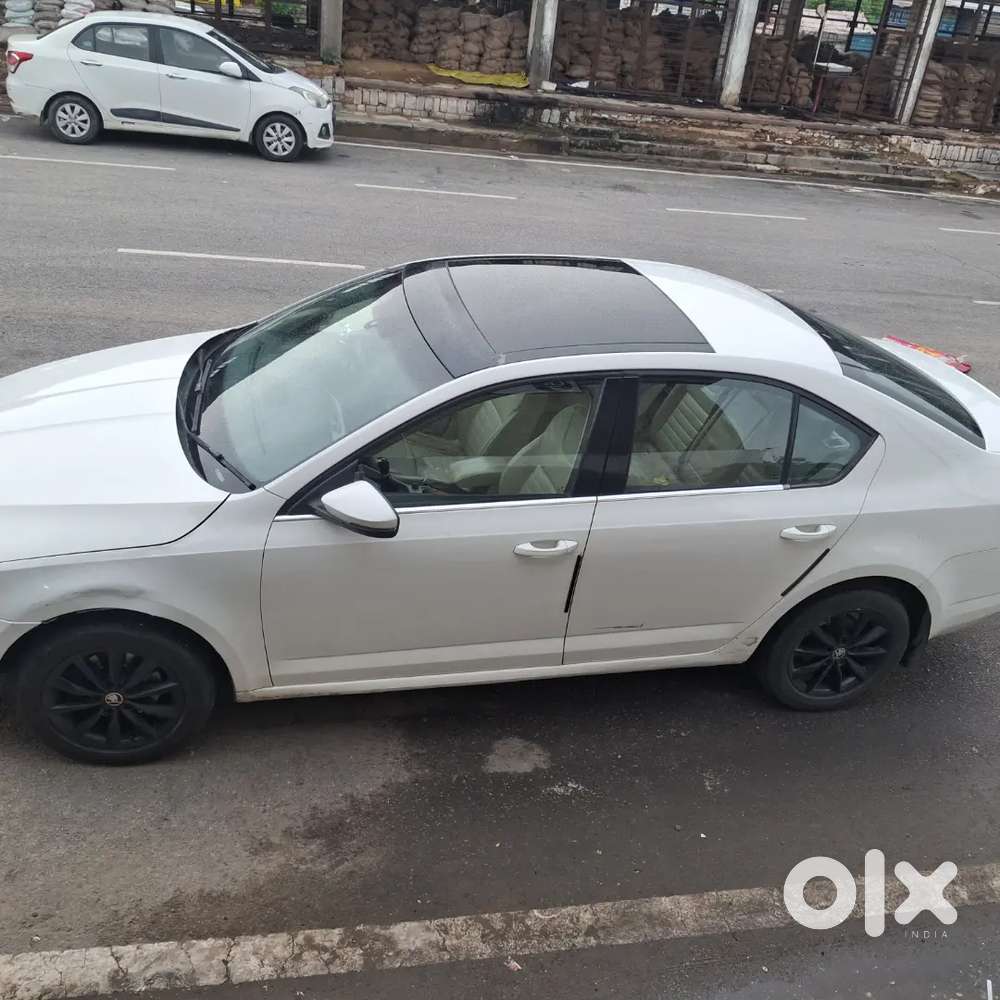 Skoda Octavia 2.0 2014 Very Good Condition Sunroof 5tyre New Alowy