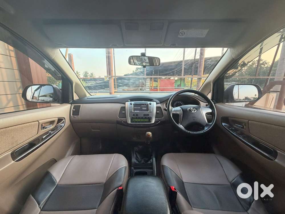 Toyota Innova 2.5 Vx 8 Str Bs-iii, 2015, Diesel