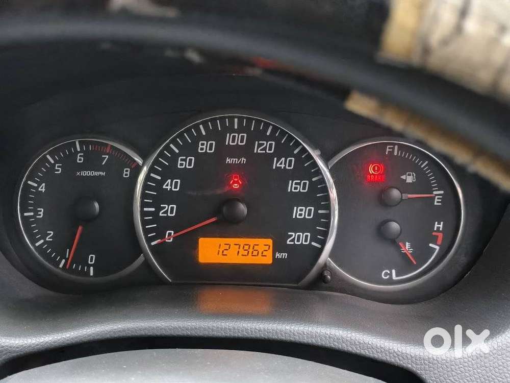 Maruti Suzuki Swift Lxi Bsiv, 2010, Petrol