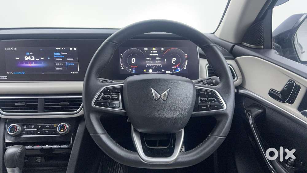 Mahindra Xuv700 2.2 Ax 7 Diesel At Luxury Pack Str Awd, 2023, Diesel