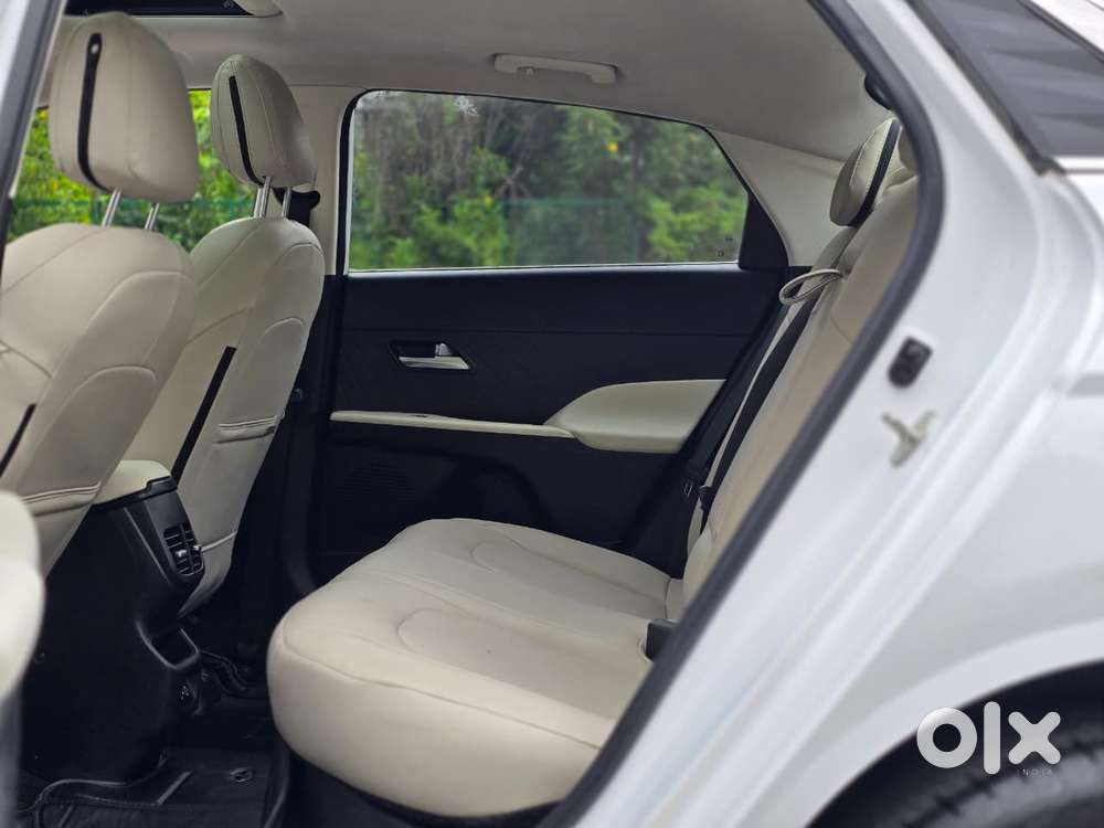 Hyundai Verna Sx 1.5 Petrol Ivt, 2023, Petrol