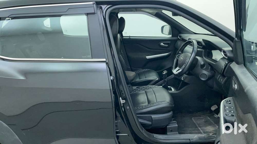 Nissan Magnite 1.0 Xv Premium, 2021, Petrol