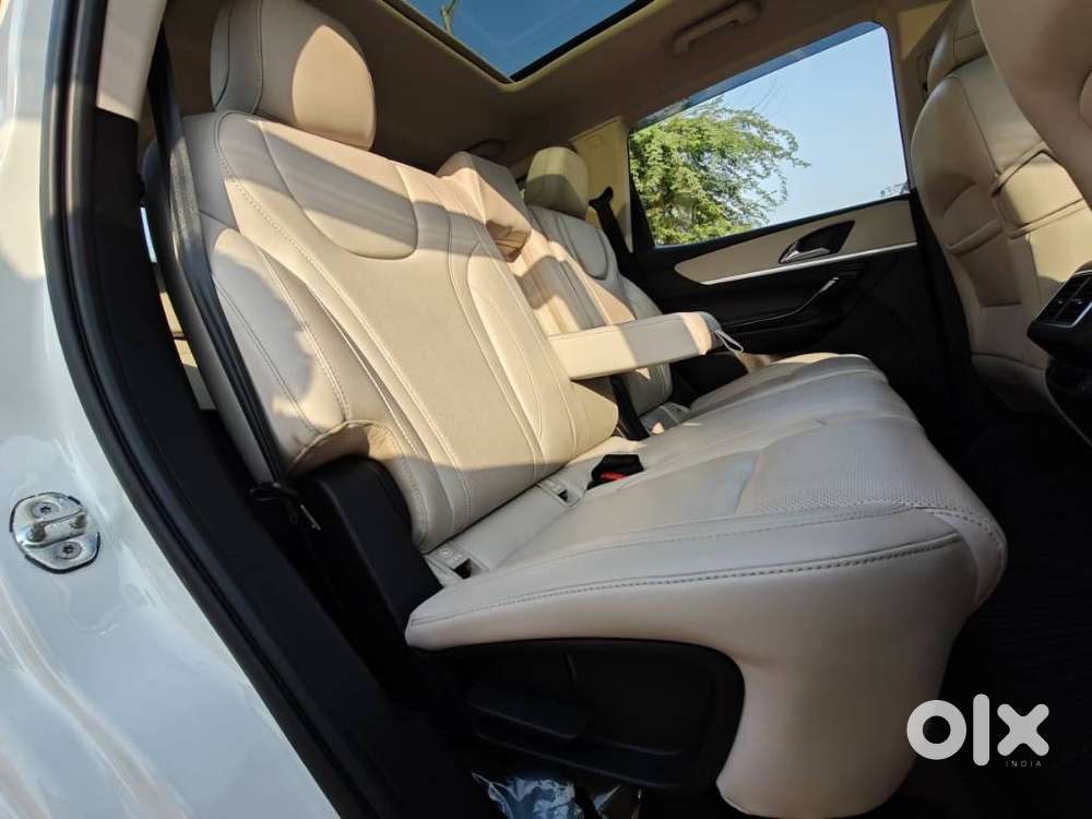 Mahindra Xuv700 2.0 Ax 7 Petrol At Str, 2021, Petrol