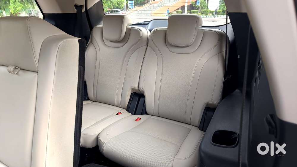 Mahindra Xuv700 2.0 Ax 7 Petrol At Luxury Pack Str, 2022, Petrol