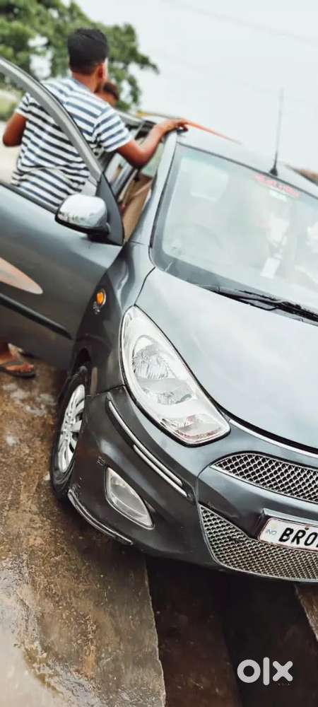 Hyundai I10 Sportz 2015 Petrol Manual Car Me Koi Pepar Nhi Hai Pepar O