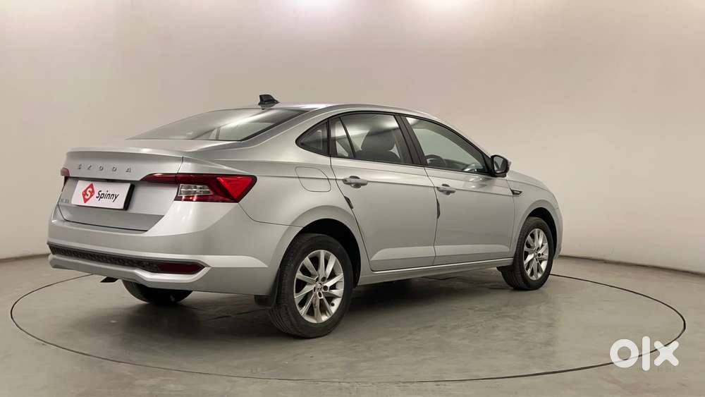 Skoda Slavia Ambition 1.0l Tsi At, 2022, Petrol