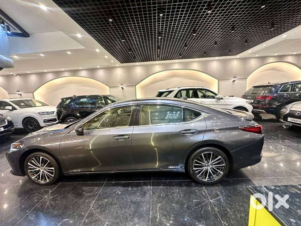 Lexus Es 300h Exquisite, 2022, Cng & Hybrids