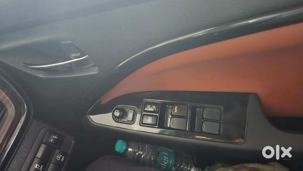 Maruti Suzuki Brezza Zxi Dual Tone 2023 Petrol 80000 Km Driven