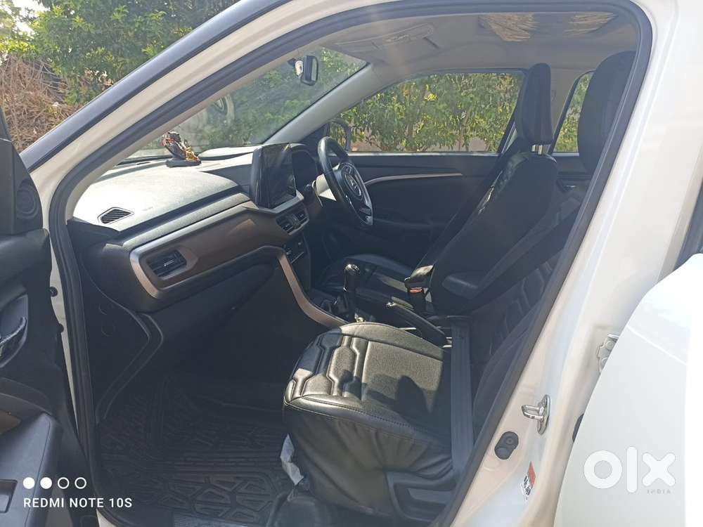 Maruti Suzuki Brezza 2024 Petrol Good Condition,low Range Running