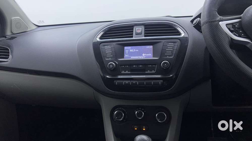 Tata Tiago Xza, 2017, Petrol