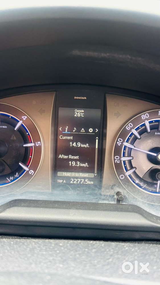 Toyota Innova Crysta 2.4 V 7 Str, 2016, Diesel