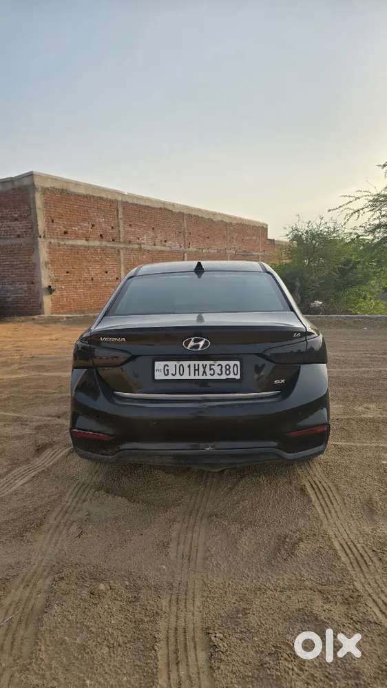 Hyundai Verna Sx At (petrol+ Sequential Cng)