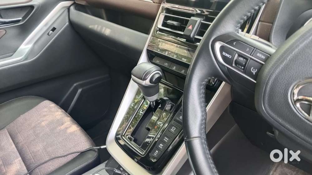 Toyota Innova Hycross 2.0 Vx Hybrid 8 Str, 2023, Petrol