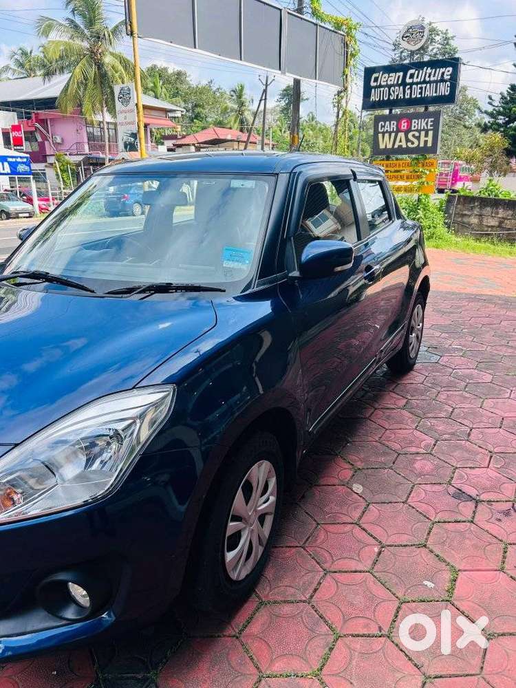 Maruti Suzuki Swift Vxi + Manual, 2022, Petrol