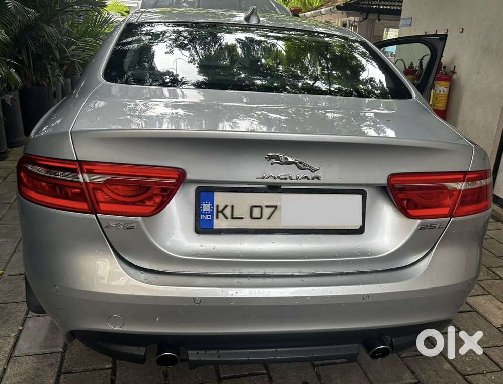 Jaguar Xe Portfolio, 2016, Petrol