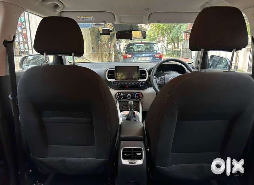 Hyundai Venue Petrol 2025