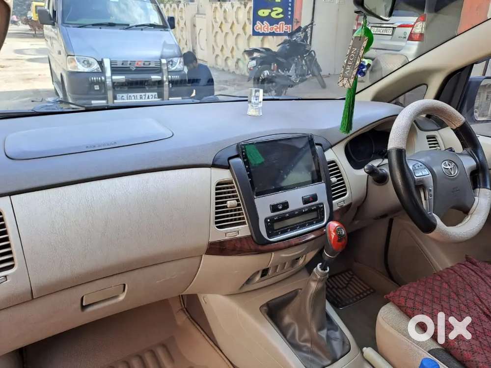 Toyota Innova 2014
