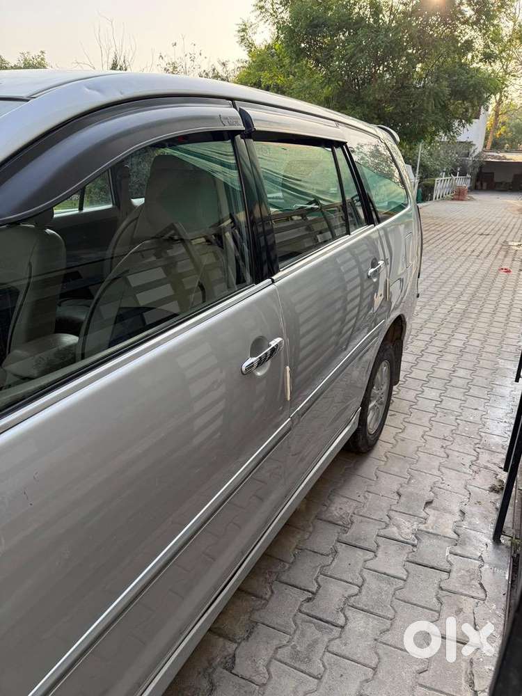 Toyota Innova 2012 Diesel Well Maintained