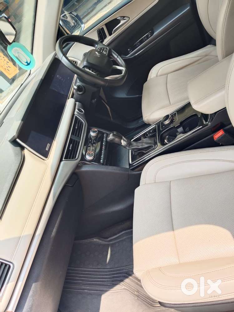 Mahindra Xuv700 2.2 Ax 7 Diesel At Luxury Pack Str, 2022, Diesel