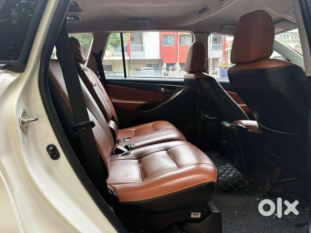Toyota Innova Crysta 2.4 G Mt 8s, 2024, Diesel