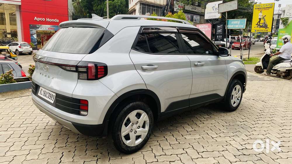 Hyundai Venue S Plus Mt 1.2 Kappa, 2002, Petrol