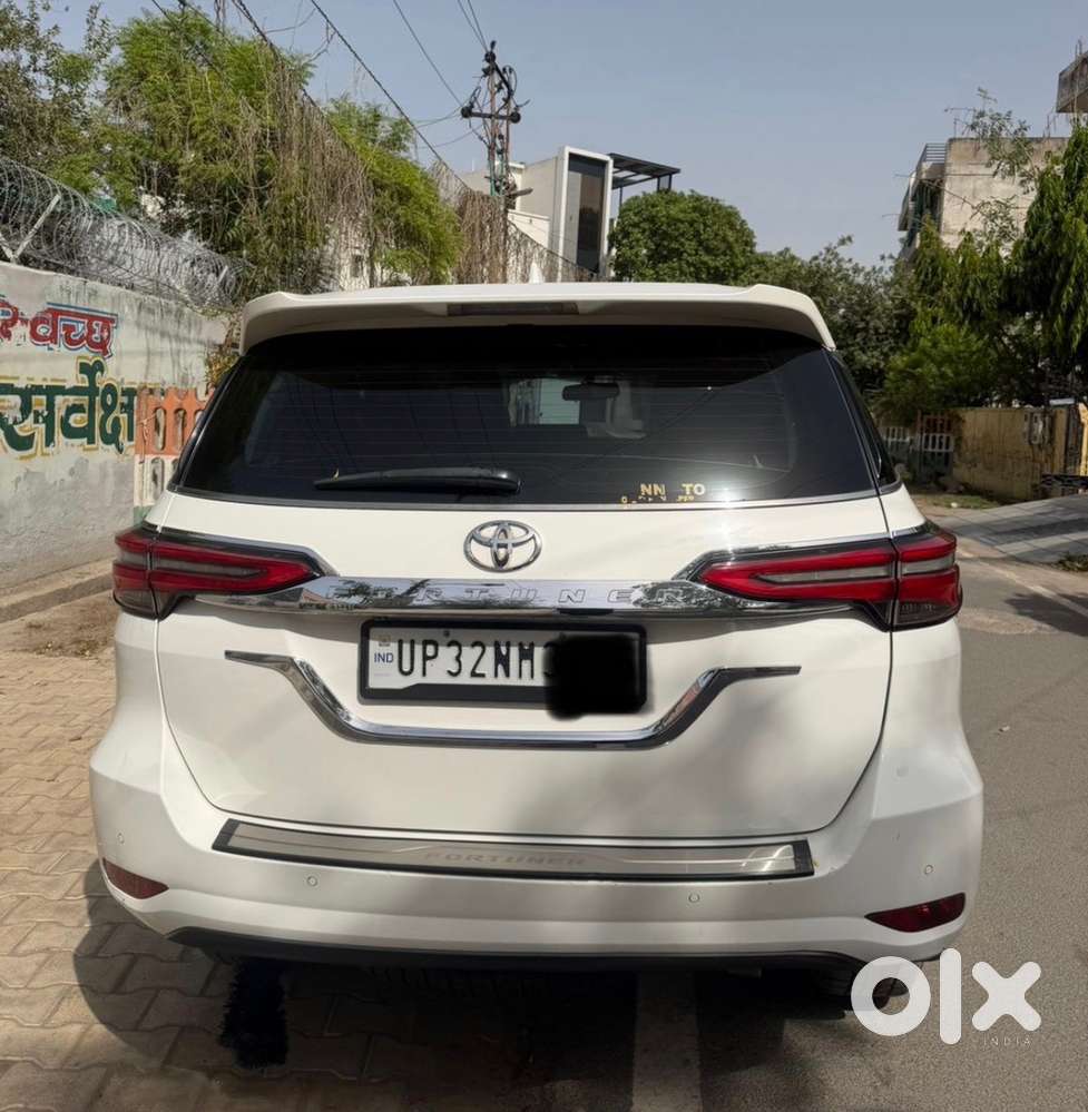 Toyota Fortuner Diesel 2023 Car 24 Spinny Wale Dur Rahe