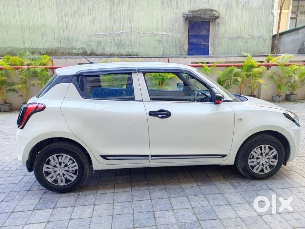Maruti Suzuki Swift 1.2 Lxi (o), 2022, Petrol