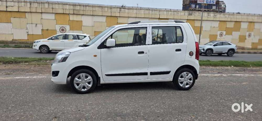 Maruti Suzuki Wagon R 1.0 Vxi Amt, 2017, Petrol