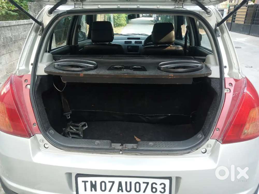 Maruti Suzuki Swift 2006 Petrol 98000 Km Driven