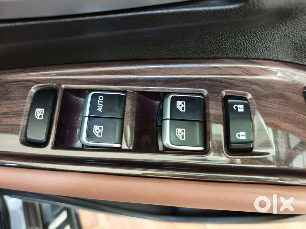 Mg Hector Plus Sharp Pro 1.5 Turbo Petrol Cvt 7 Str, 2024, Petrol