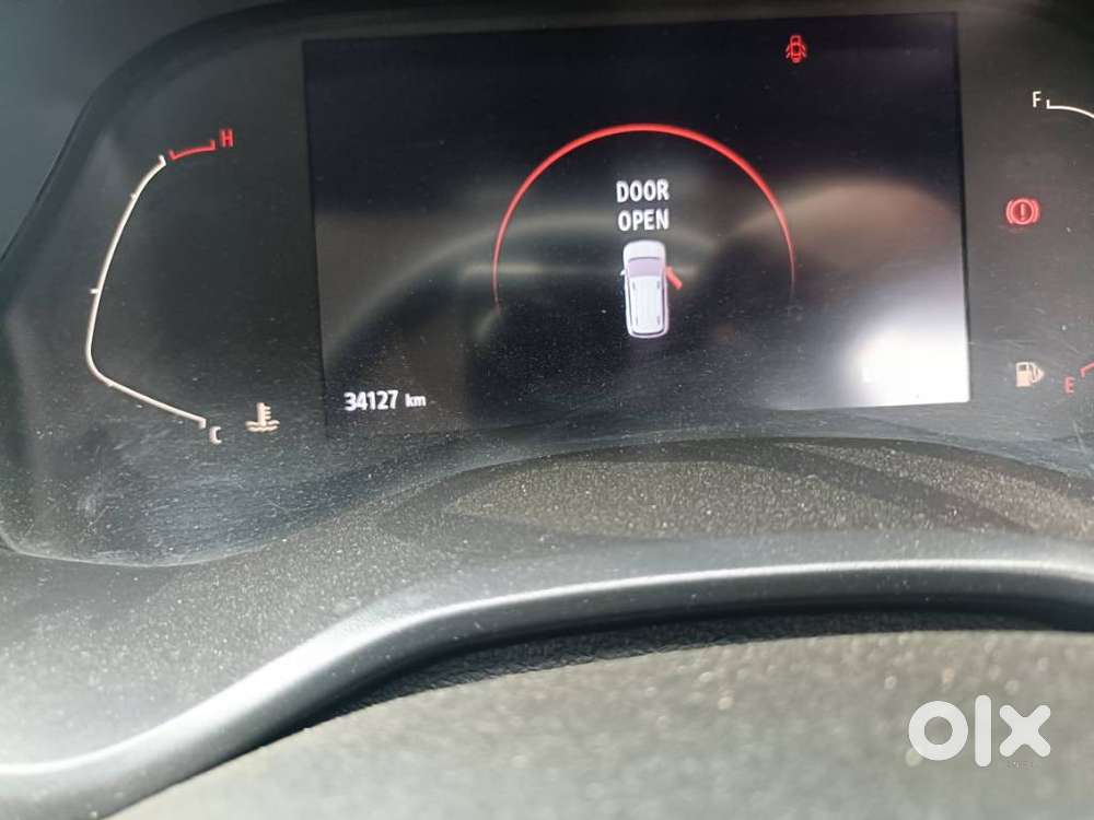 Renault Triber 1.0 Rxz Dual Tone, 2024, Petrol