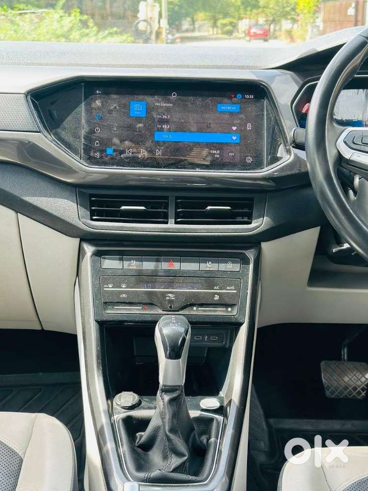 Volkswagen Taigun 1.0 Tsi Topline At, 2023, Petrol