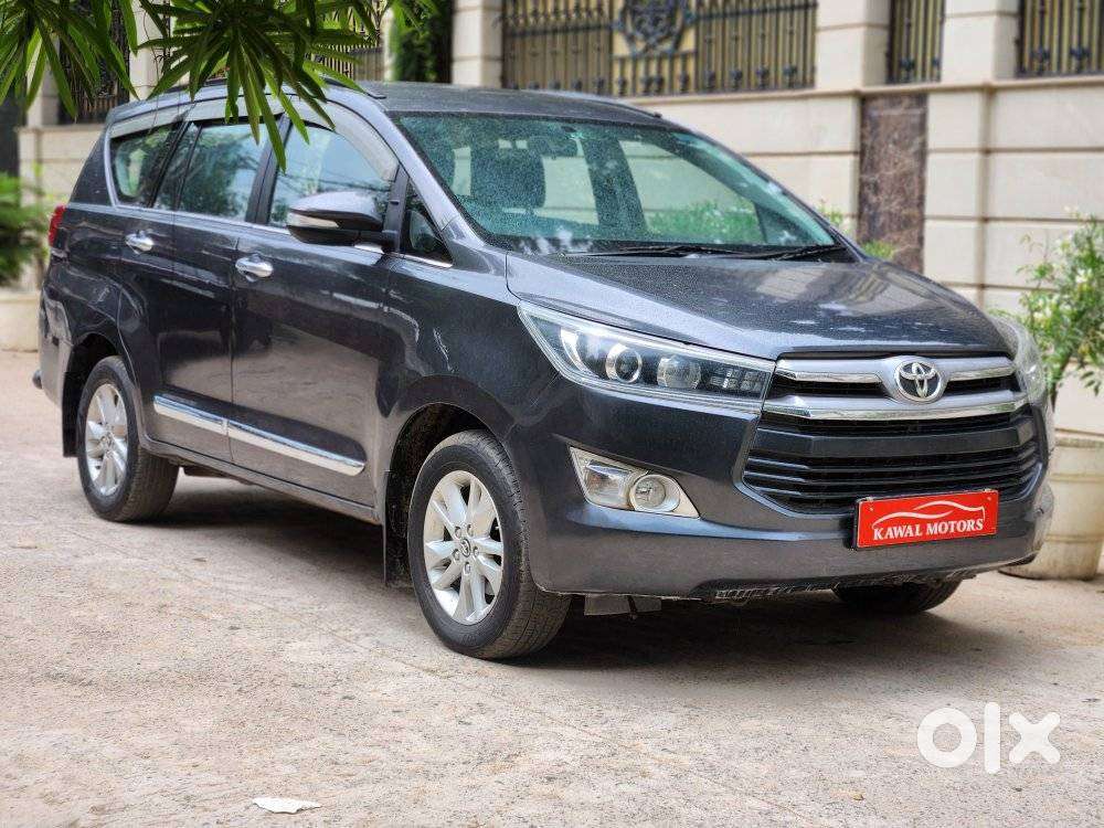 Toyota Innova Crysta 2.4 V 8 Str, 2016, Diesel