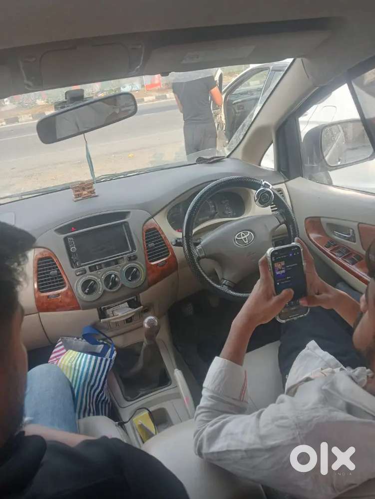 2007 Model Last December Innova V Model Hai Top Model Aircondition Hai