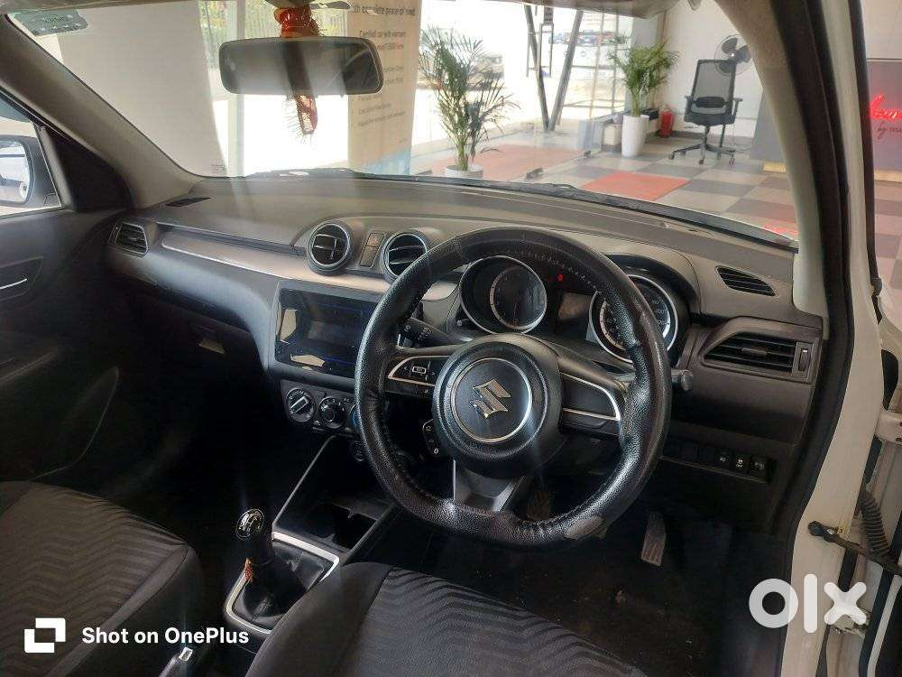 Maruti Suzuki Swift Vxi, 2023, Petrol