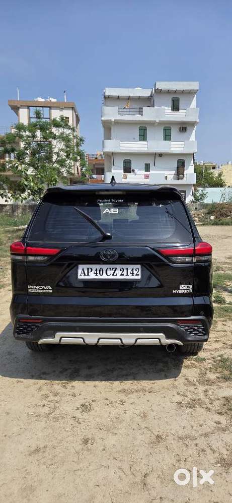 Toyota Innova Hycross 2.0 Zx Hybrid 7 Str, 2024, Petrol