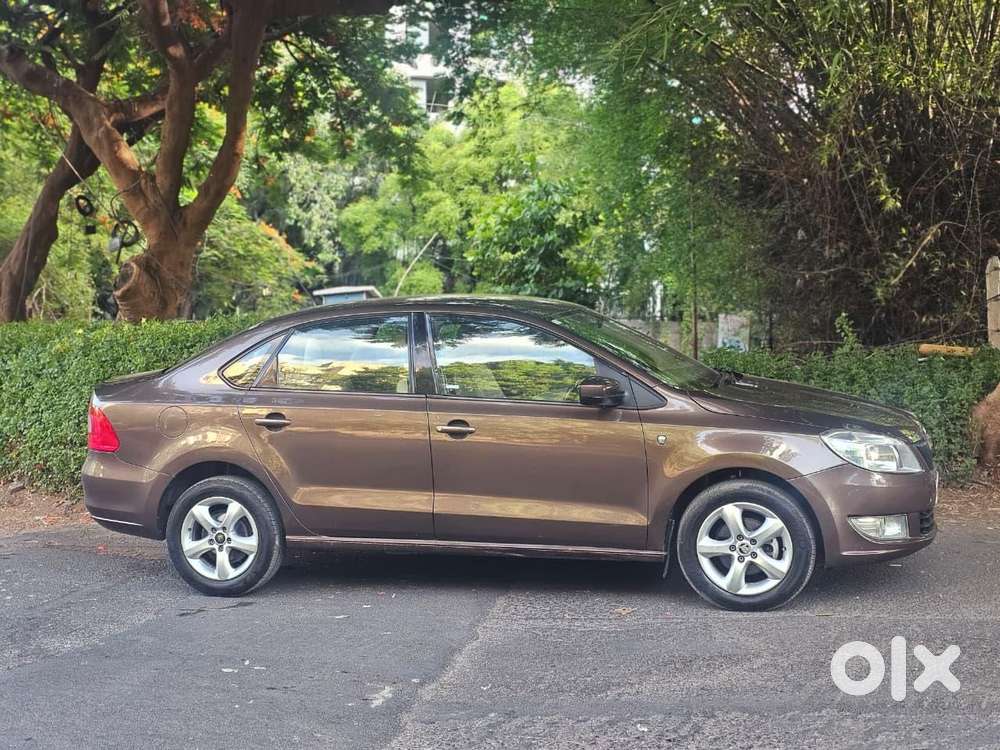 Skoda Rapid 1.5 Tdi At Ambition With Alloy Wheel, 2015, Diesel